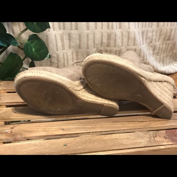 Taupe heeled Espadrilles size 8 1/2 W - Picture 6 of 9